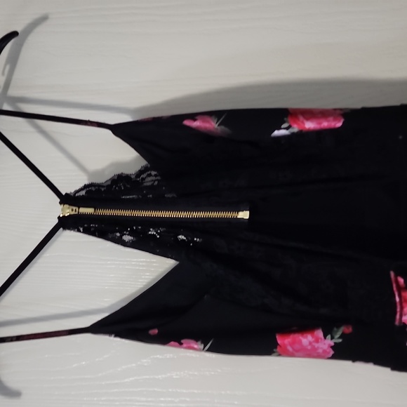 EUC B. Smart floral juniors dress size 7. Only used once. - Picture 4 of 9